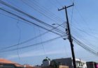 Prefeitura de Vilhena aplica multas à Energisa por fiação irregular em postes da cidade