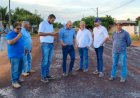 Ezequiel Neiva vistoria obras de pavimentação e participa da entrega de ônibus escolares em Cerejeiras
