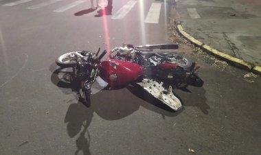 Acidente entre motocicletas deixa dois feridos em Vilhena; um dos condutores sofreu fratura na perna
