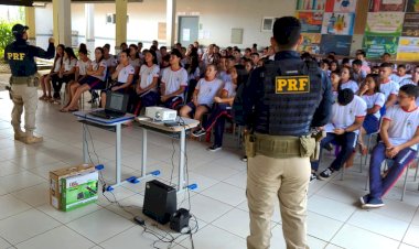 PRF promove palestras sobre segurança no transporte escolar em Vilhena e outros municípios de RO
