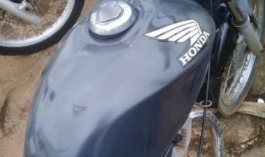 Polícia recupera moto furtada após proprietário passar mal e deixá-la estacionada em Vilhena