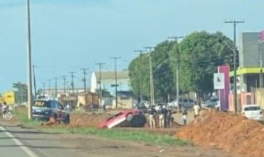 Grávida é socorrida após colisão entre veículos na marginal da BR-174 em Vilhena