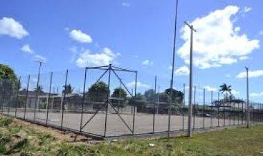 Obras de quadras esportivas avançam em três bairros de Vilhena e entram na fase final