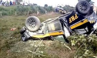 Viaturas da PRF capotam durante deslocamento na BR-364, em Rondônia