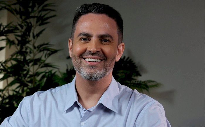 Prefeito de Porto Velho alerta sobre golpe com uso indevido de sua imagem no WhatsApp