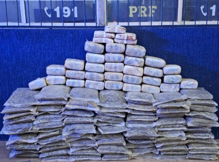 PRF apreende mais de 125 kg de drogas após perseguição na BR-364 em Ariquemes