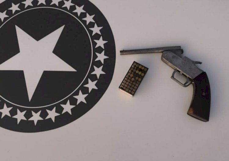 Mulher é presa com arma e munições após sair de ponto suspeito de tráfico em Cerejeiras