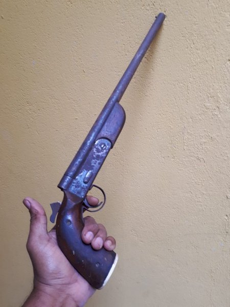 Jovem é preso com arma de fogo após denúncia da avó em Vilhena