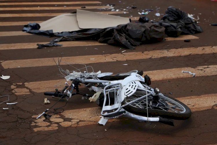 Mulher de 48 anos morre após colisão entre bicicleta elétrica e carreta em Vilhena