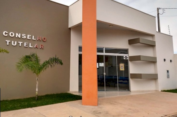 Criança de 7 anos é encontrada sozinha e pedindo comida durante a madrugada em Vilhena
