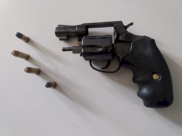 Policial penal é preso em Vilhena suspeito de fornecer arma para facção criminosa