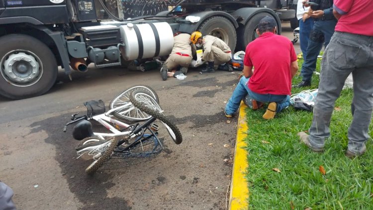 Ciclista fica ferido após ser atropelado por caminhão do Exército em Jaru