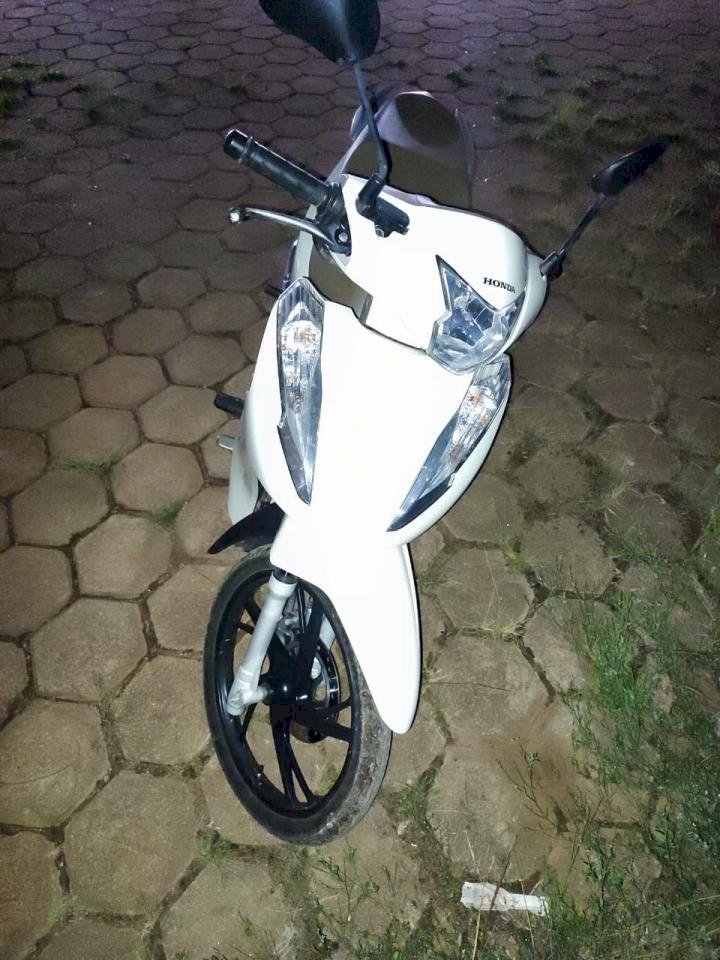 PM recupera motocicleta furtada e apreende drogas com adolescentes em Colorado do Oeste