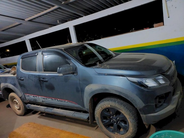 Polícia Militar recupera caminhonete furtada e apreende arma de fogo em Ji-Paraná