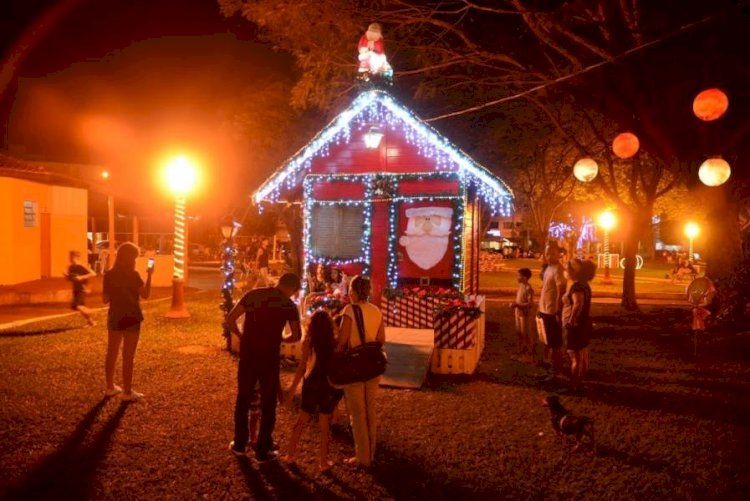 VILHENA: Casa do Papai Noel é alvo de furto e decoração natalina é danificada na Praça Nossa Senhora Aparecida