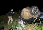 Mulher morre e três ficam feridos após carro capotar na BR-364