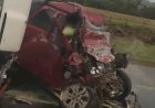 Acidente entre carro e carreta mata duas pessoas e bloqueia BR-364 em Mato Grosso