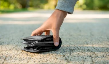 Carteira com documentos é furtada de homem que descansava em praça de Vilhena