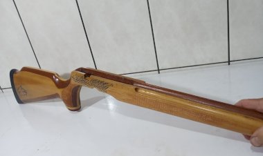 Homem armado com faca entrou em uma igreja e atacou parentes em Chupinguaia; um rifle feito à mão foi confiscado.