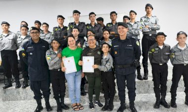 Polícia Militar Mirim de Cerejeiras homenageia parceiras com Diploma “Amigo da Polícia Militar”
