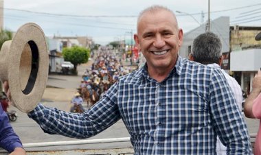 Cavalgada abre a 38ª Expocol e reúne multidão em celebração das tradições do Cone Sul