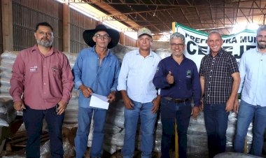 CEREJEIRAS: Produtores rurais recebem mais de 15 toneladas de adubo por meio de emenda de Ezequiel Neiva