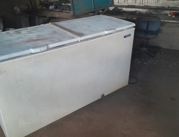 VENDA DE GELADEIRA E FREEZER