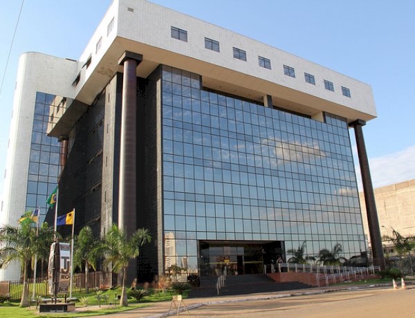 TJ de Rondônia demite juiz substituto após conclusão de processo por assédio moral