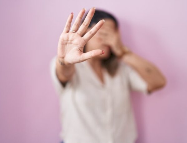 Vendedora denuncia importunação por cliente em shopping de Vilhena