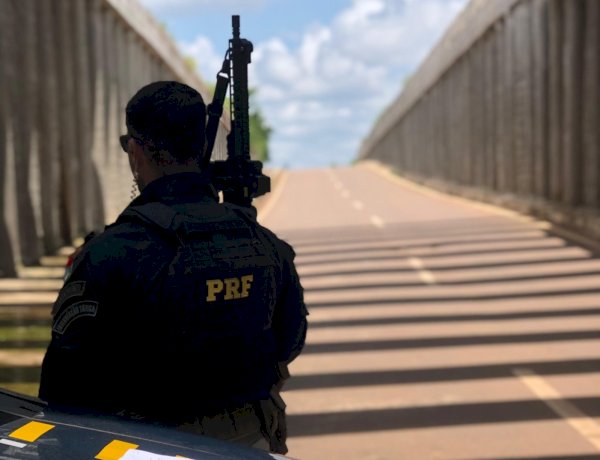 PRF prende homem com mandado por homicídio durante abordagem em Rondônia