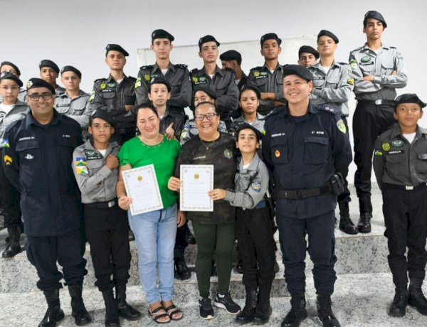 Polícia Militar Mirim de Cerejeiras homenageia parceiras com Diploma “Amigo da Polícia Militar”