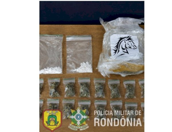 Jovem é presa após PM encontrar drogas e balança de precisão em Vilhena