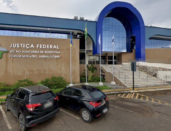 Justiça proíbe dentista de realizar cirurgias estéticas após denúncias de lesões em pacientes