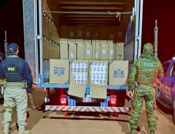 Carga com quase 100 mil maços de cigarros contrabandeados é apreendida na BR-364; duas pessoas são presas