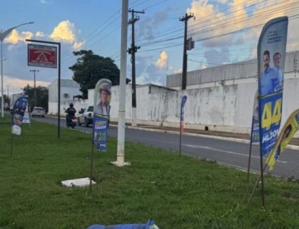 Bandeiras de campanha voltam a ser colocadas em canteiros de Vilhena e Justiça Eleitoral cobra cumprimento das regras