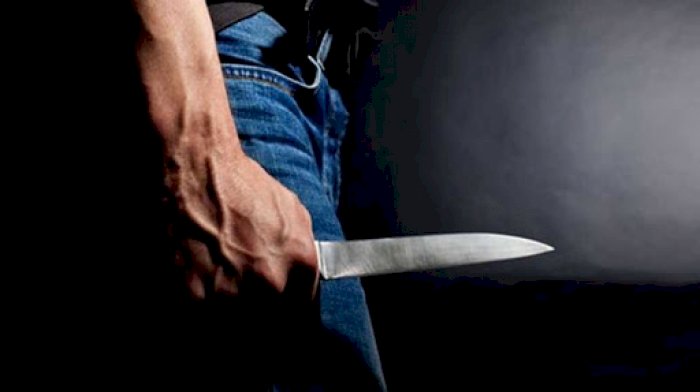 Homem em surto é detido após ameaçar pessoas com faca em quadra de escola em Jaru