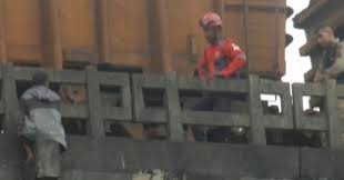 Bombeiro impede que vigilante se jogue no rio Madeira após mais de 4 horas de negociação