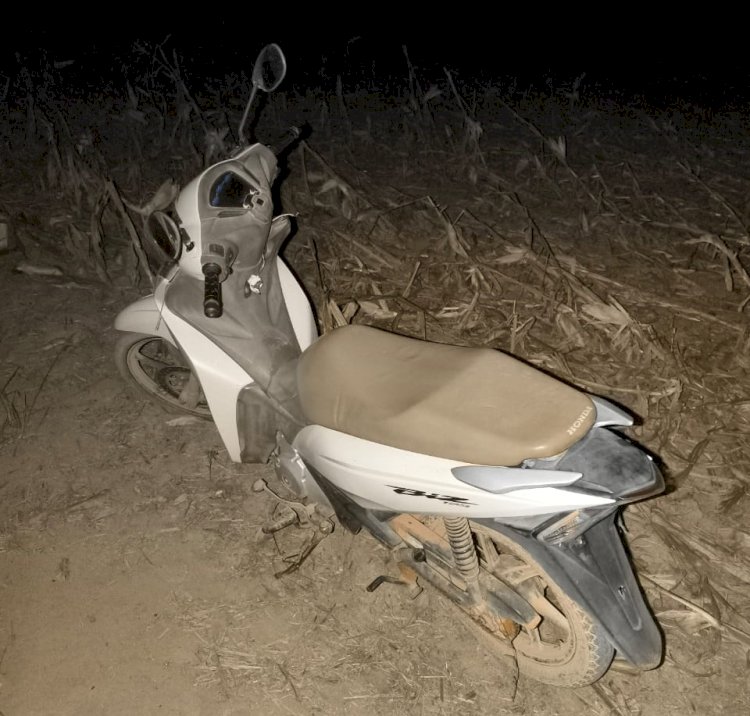 Criminoso furta motoneta ligada em frente a loja no Parque Industrial, em Vilhena