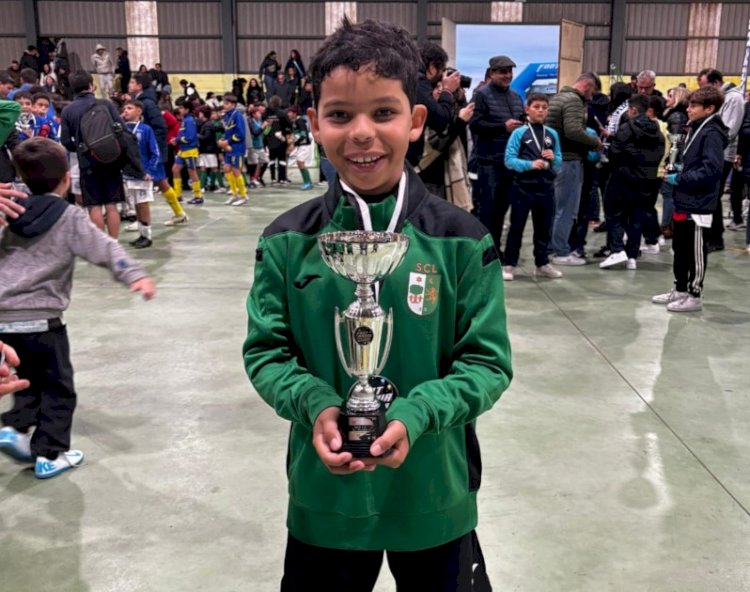 Atleta de Cerejeiras disputa torneio internacional de futebol em Portugal