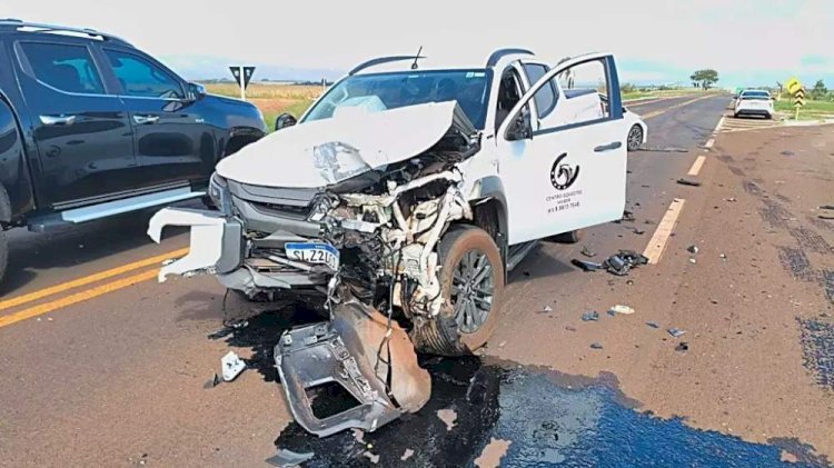 Colisão entre camionete e motocicleta mata jovem e deixa marido em estado grave em Corumbiara