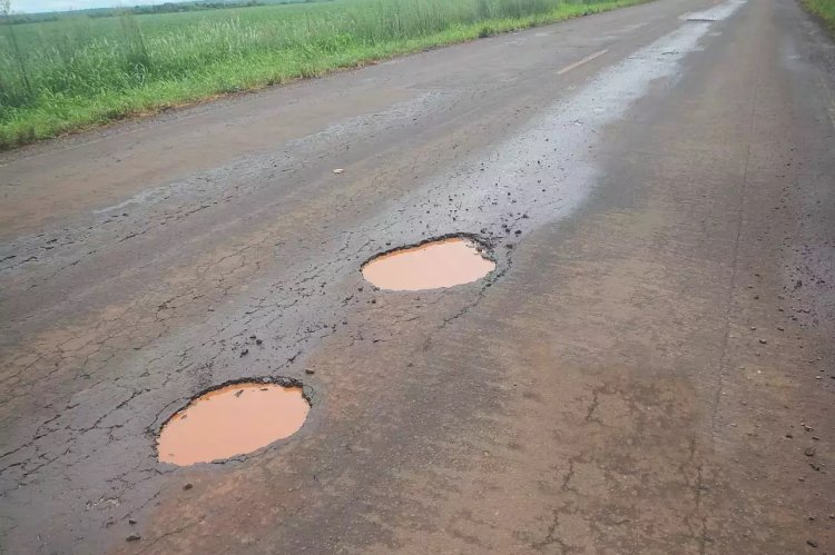 Caminhoneiro denuncia abandono e buracos perigosos na BR-435 entre Cerejeiras e Pimenteiras