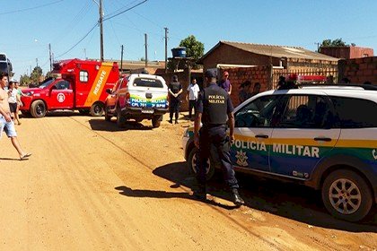 Dupla é presa com arma e drogas em ponto monitorado pela PM no bairro Parque Industrial Novo Tempo, em Vilhena