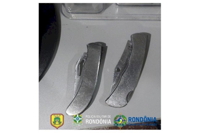 PM apreende canivetes após conflito entre alunos em escola de Colorado do Oeste