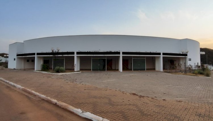 Cerejeiras retoma construção do teatro municipal após uma década de paralisações