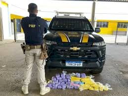 PRF apreende mais de 30 quilos de droga durante fiscalização na BR-364 em Ji-Paraná
