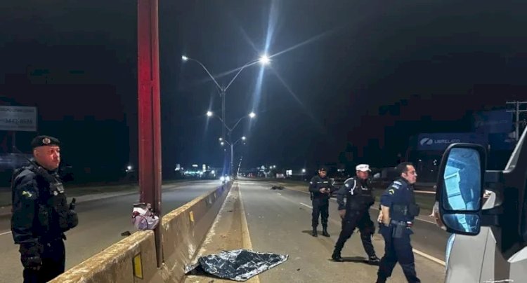 Mulher morre e homem fica em estado gravíssimo após acidente de moto na BR-364, em Porto Velho