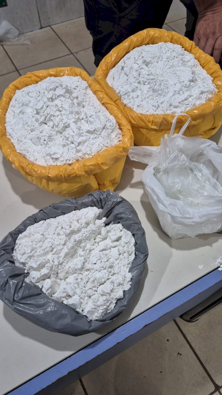 Denúncia de emergência termina com três presos por tráfico de drogas em Porto Velho