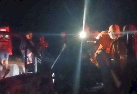 Colisão frontal entre caminhonete e carro deixa feridos e mobiliza Bombeiros em Cerejeiras