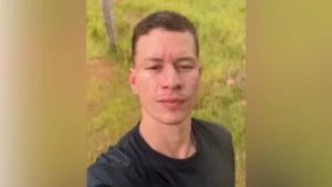 Motociclista de 22 anos morre após colisão envolvendo três veículos na BR-364