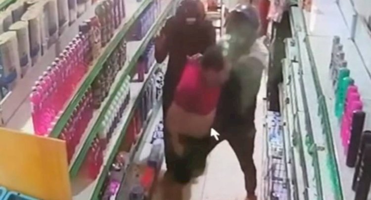 Comerciante é agredido por dupla armada durante roubo em Porto Velho